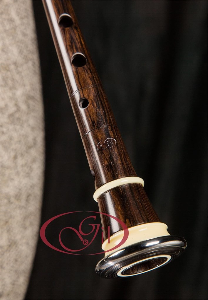 Foto 3 Gaita de  madera de Granadillo anillada en acero Inox modelo Moxenas
